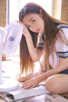 女书记撅着肥白的屁股